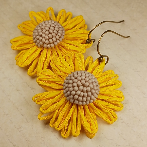 HAND CRAFTED Boho Yellow Sunflower Beaded Statement Dangle Drop Earrings - Picture 2 of 4
